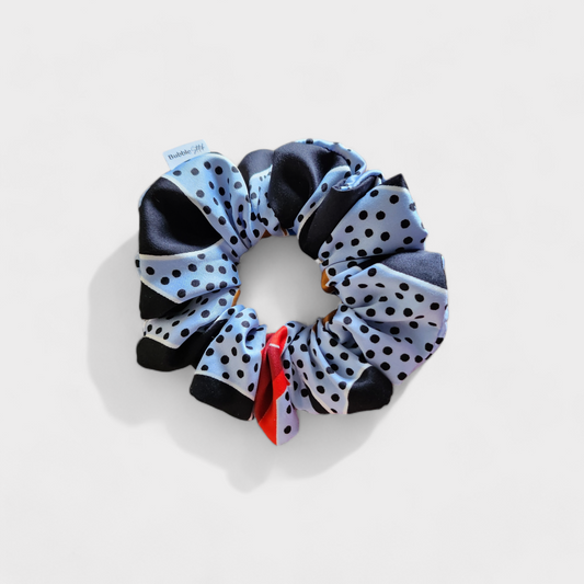 Scrunchie de Cetim Azul Claro com bolinhas Pretas